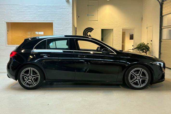 Sort Mercedes A180 d fra 2018