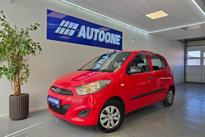 Rød Hyundai i10 fra 2012