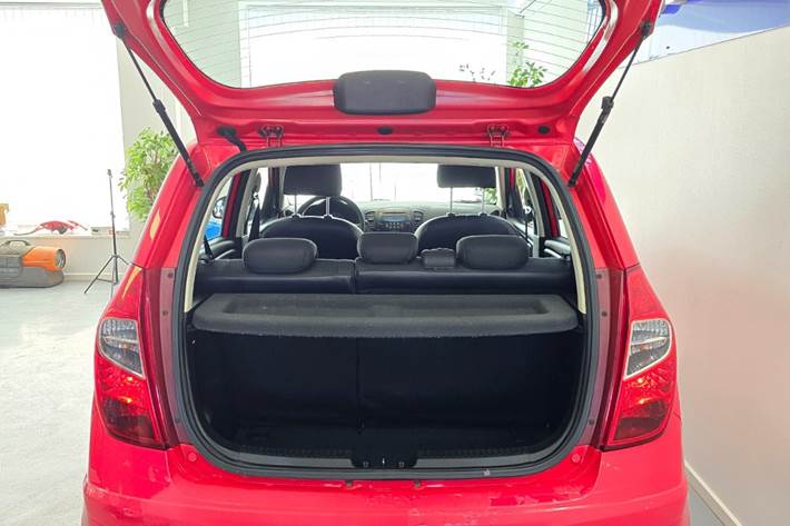 Rød Hyundai i10 fra 2012