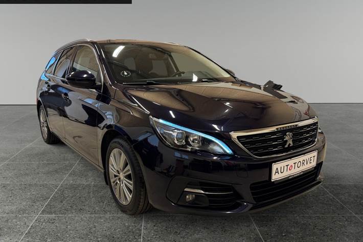 Blå Peugeot 308 fra 2018