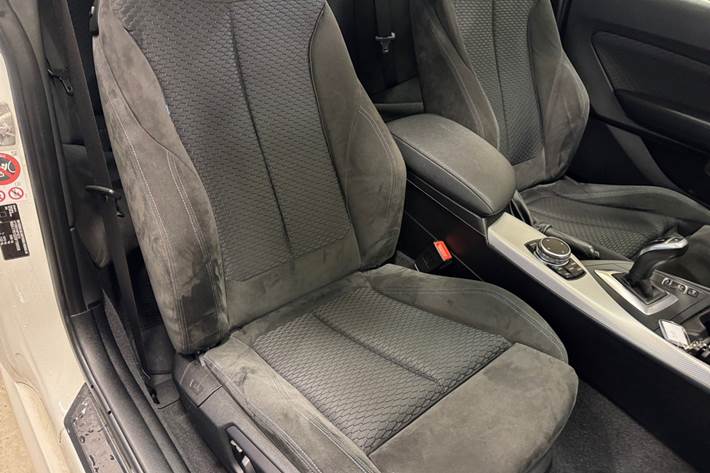 Hvid BMW M135i fra 2015