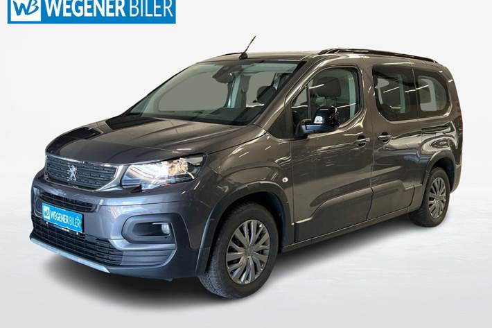 Grå Peugeot e-Rifter fra 2023 set udefra