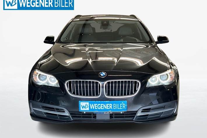 Sort BMW 520d fra 2015