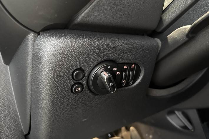Sølv Mini Cooper SE fra 2023