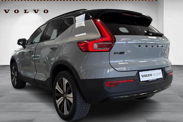 Grå Volvo EX40 fra 2026