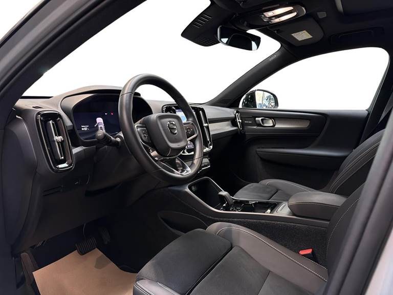 Volvo EX40 Extended Range Black Edition