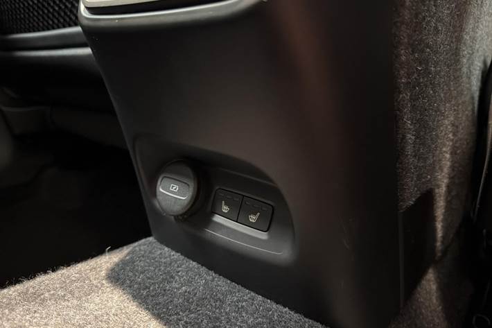 Sølv Volvo EX40 fra 2026