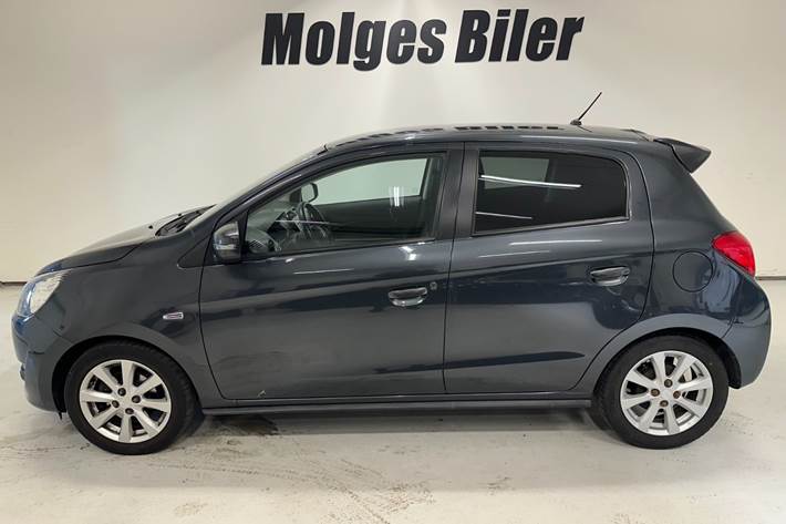 Grå Mitsubishi Space Star fra 2015