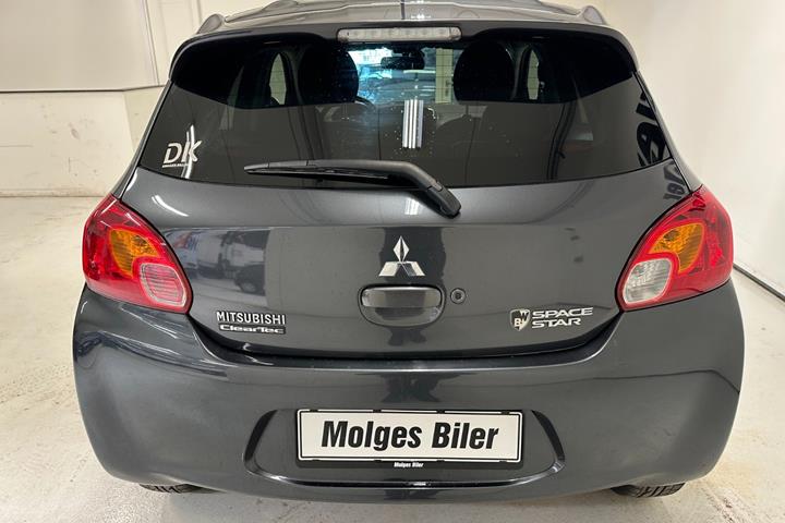 Grå Mitsubishi Space Star fra 2015