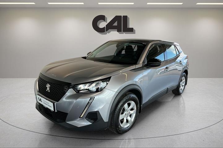 Grå Peugeot 2008 fra 2023 set udefra
