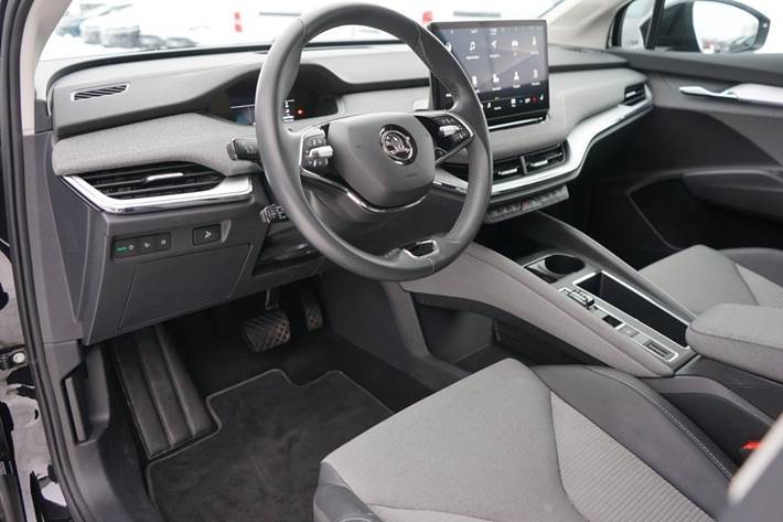 Sort Skoda Enyaq fra 2024