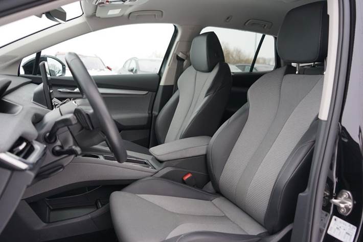 Sort Skoda Enyaq fra 2024