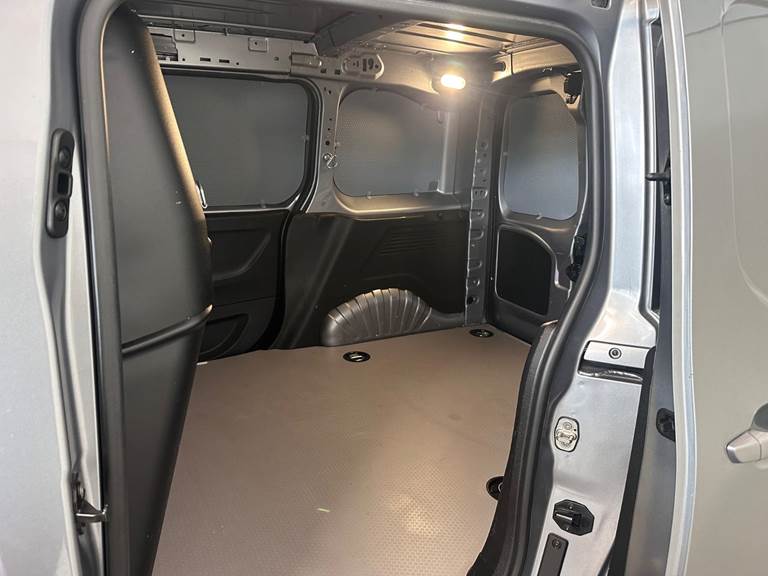 Peugeot Partner 1,5 BlueHDi 130 L1V1 Ultimate EAT8 Van