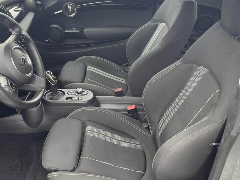 Mini Cooper SE Essential