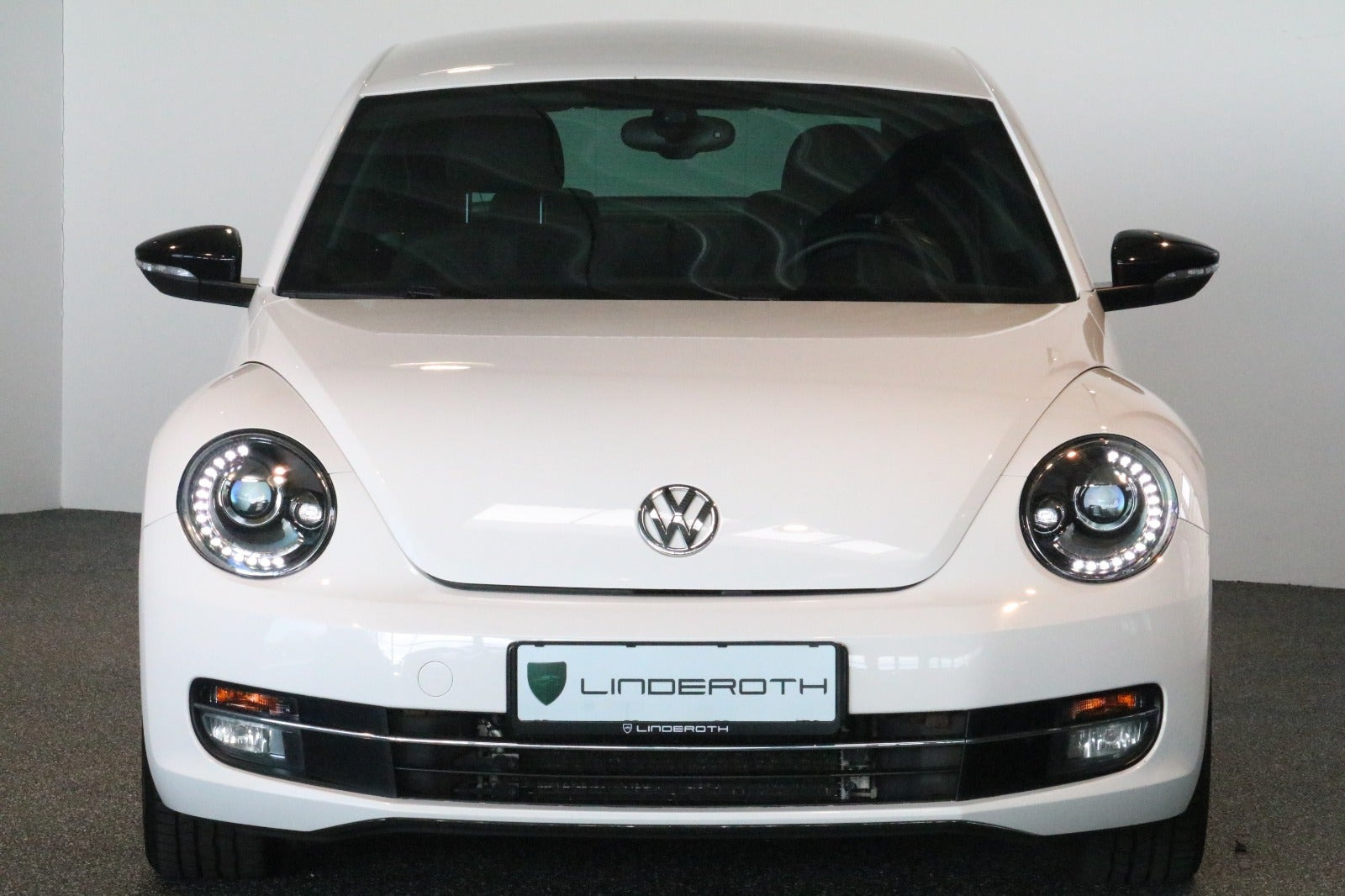 Hvid VW The Beetle fra 2012 set udefra