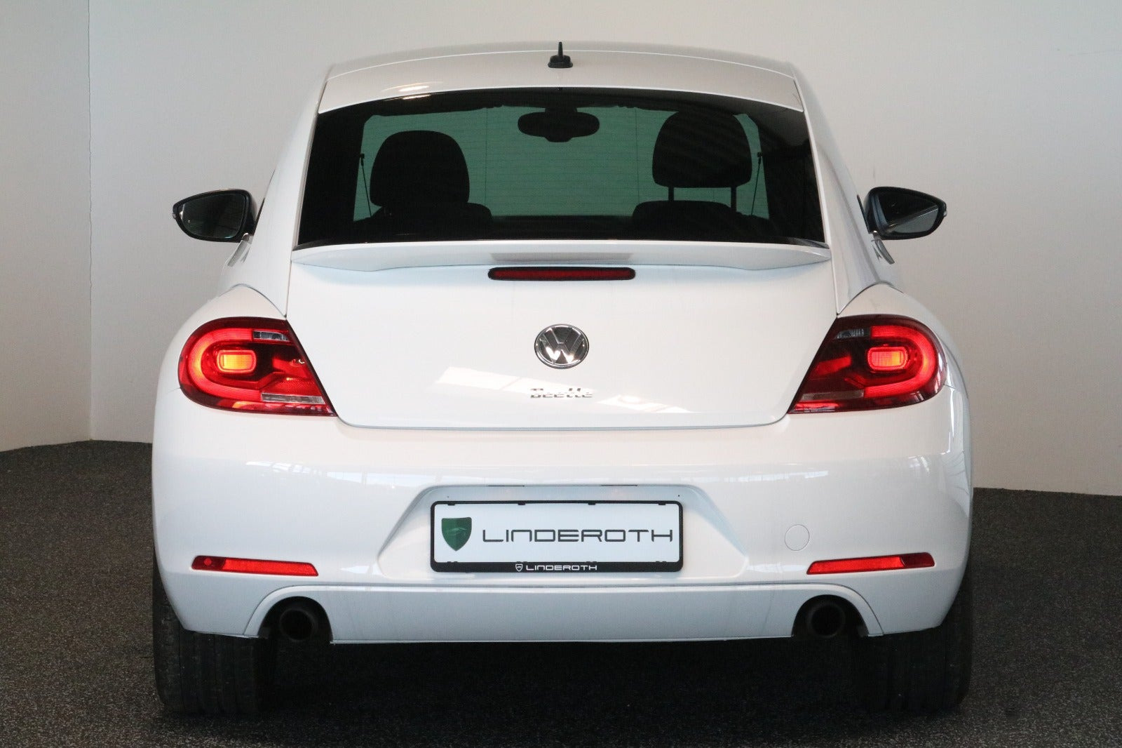 Hvid VW The Beetle fra 2012 set udefra