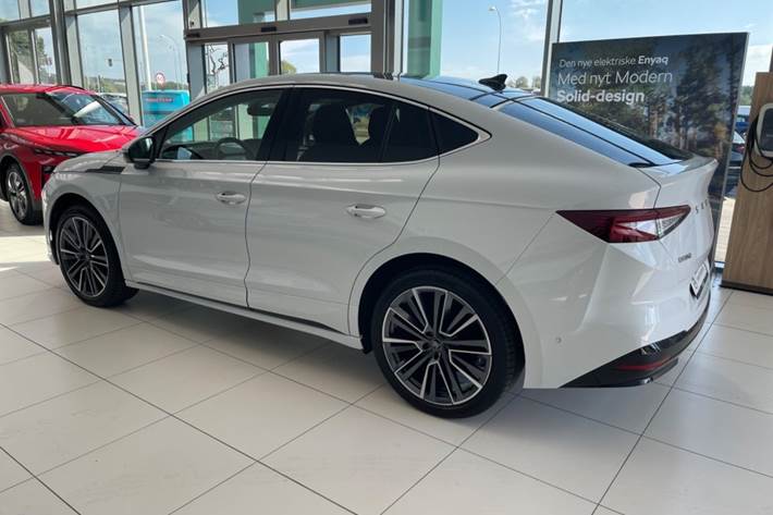 Hvid Skoda Enyaq fra 2026