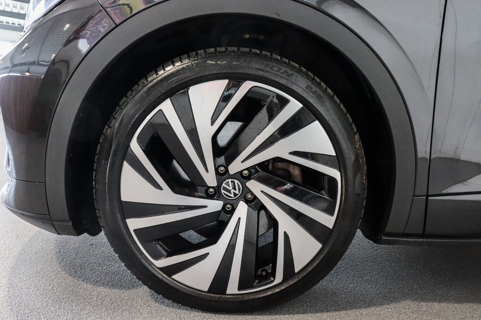 Grå VW ID.4 fra 2023