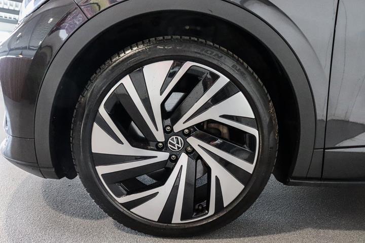 Grå VW ID.4 fra 2023