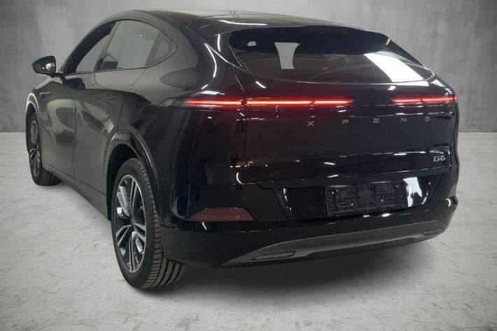 Sort Xpeng G6 fra 2024