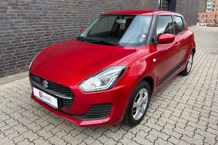 Rød Suzuki Swift fra 2021