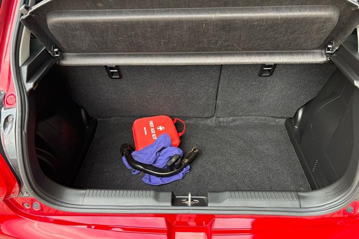 Rød Suzuki Swift fra 2021