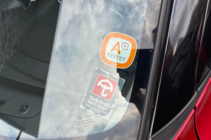 Rød Suzuki Swift fra 2021