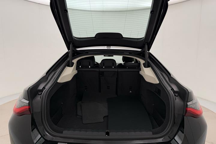 Sort BMW i4 fra 2023