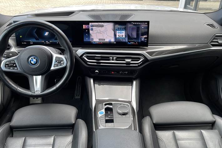 Hvid BMW i4 fra 2023