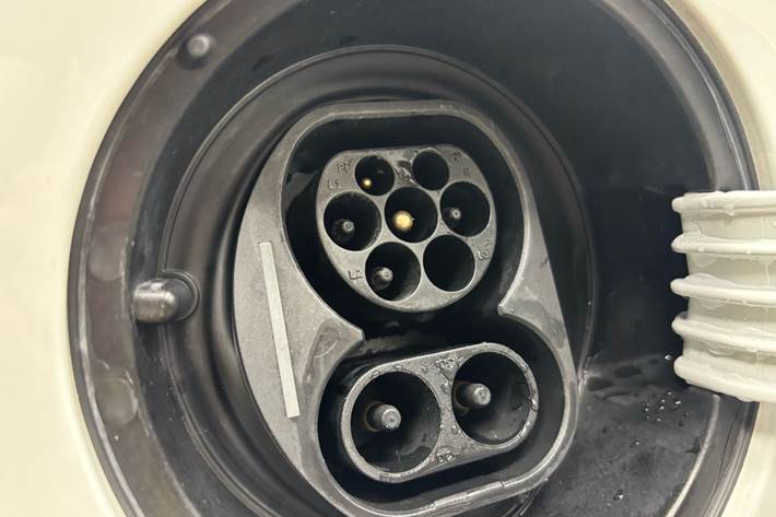 Hvid VW e-up fra 2021