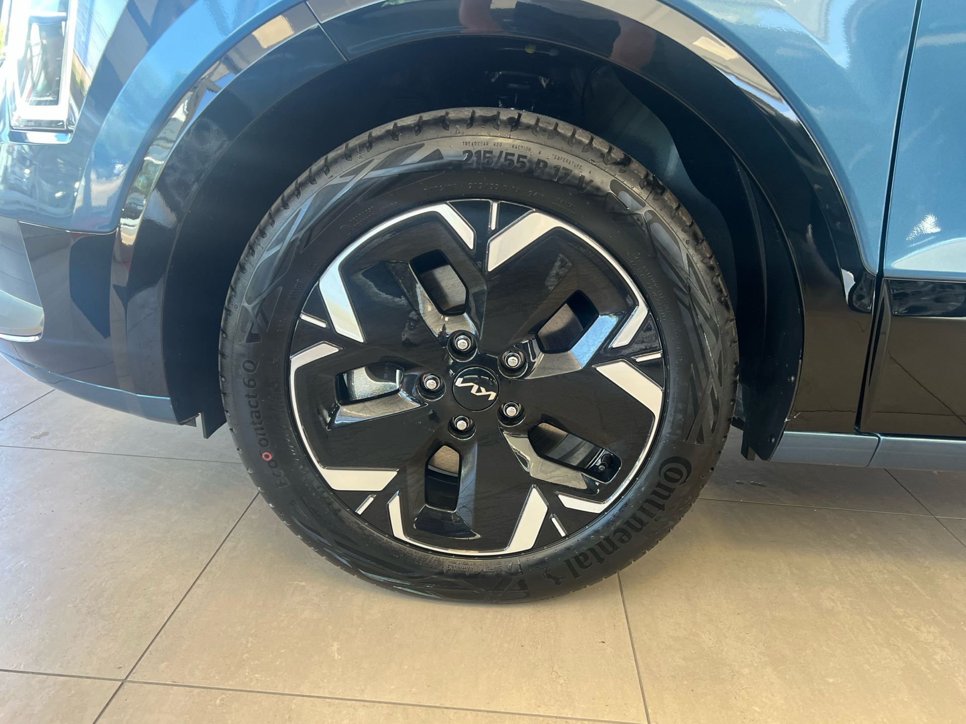 Blå Kia Niro EV fra 2025