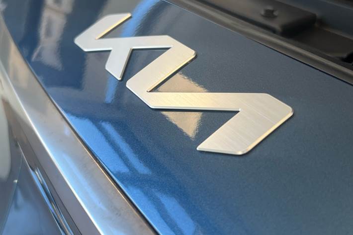 Blå Kia Niro EV fra 2025