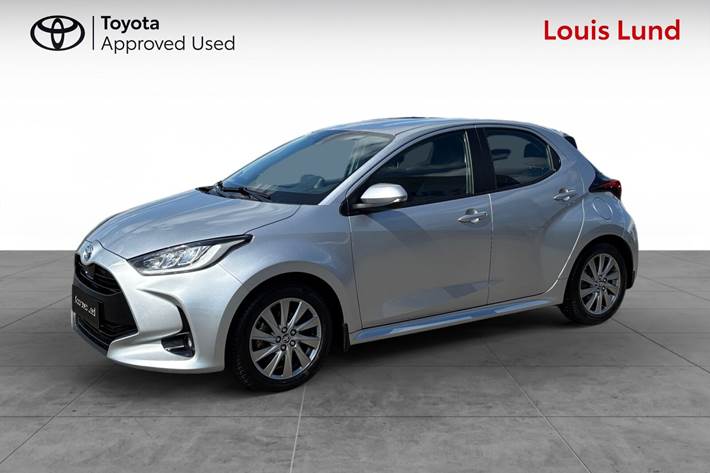 Sølv Toyota Yaris fra 2023