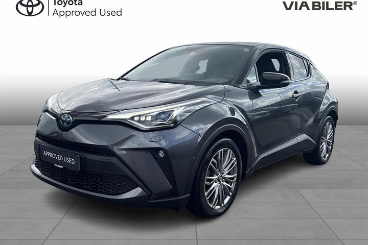 Sort Toyota C-HR fra 2023 set udefra