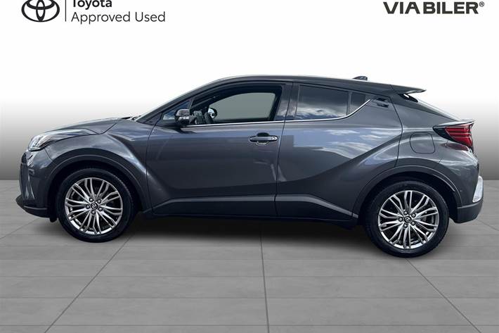 Sort Toyota C-HR fra 2023