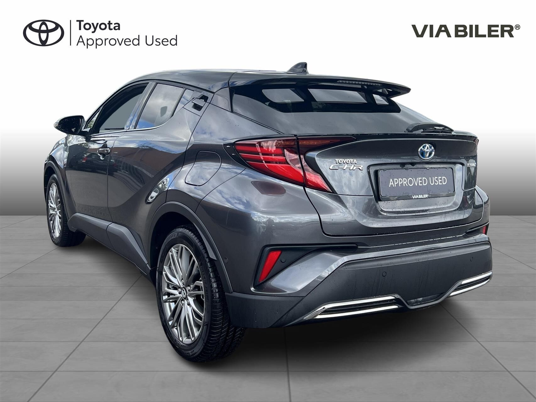 Sort Toyota C-HR fra 2023