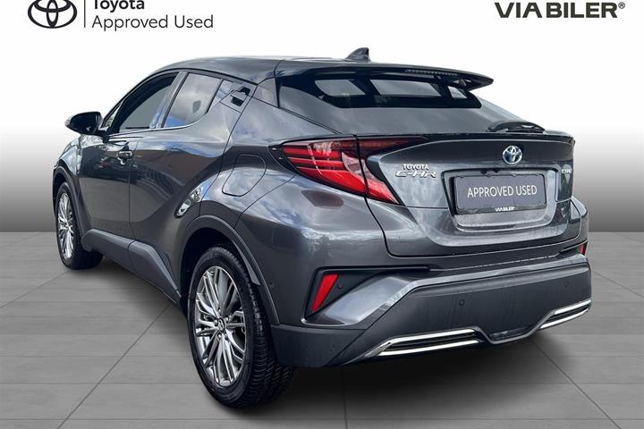 Sort Toyota C-HR fra 2023