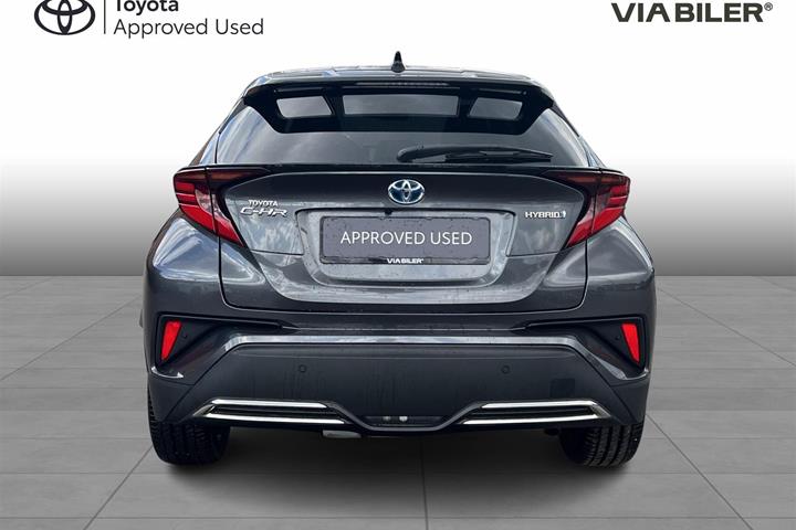 Sort Toyota C-HR fra 2023