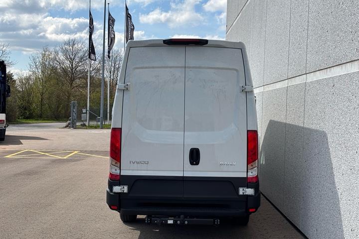 Hvid Iveco Daily fra 2026