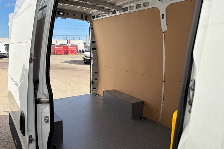 Hvid Iveco Daily fra 2026