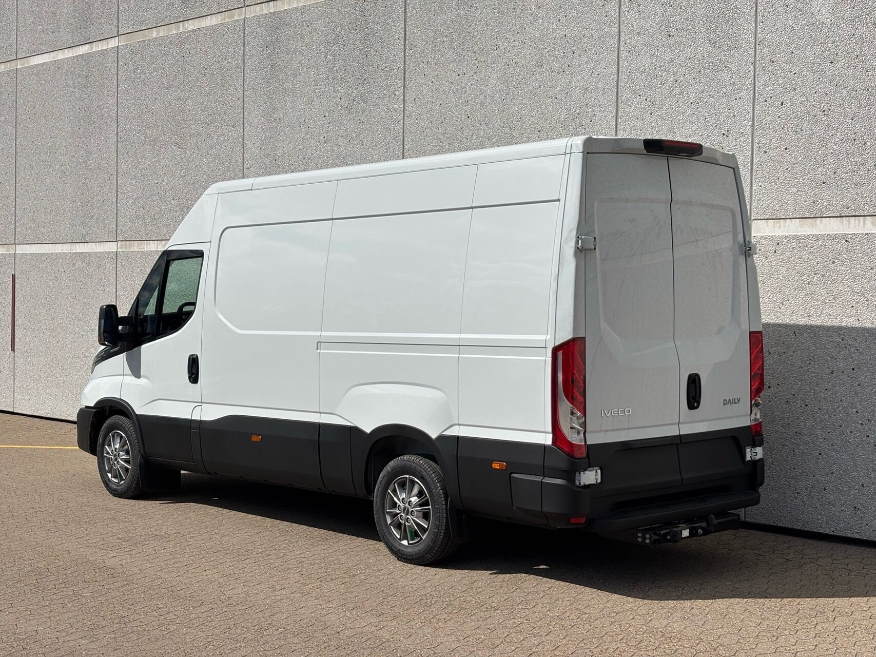 Hvid Iveco Daily fra 2026