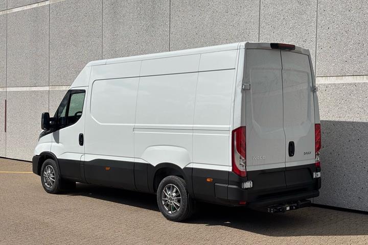 Hvid Iveco Daily fra 2026