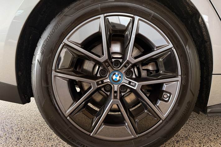 Grå BMW i4 fra 2022