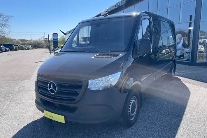 Sort Mercedes Sprinter 214 fra 2020