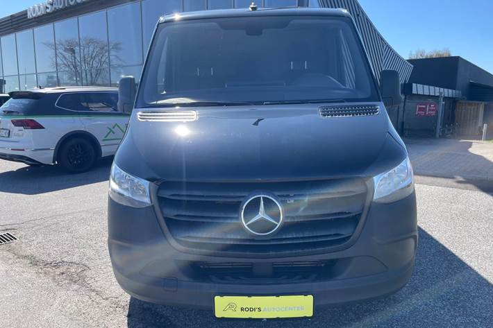 Sort Mercedes Sprinter 214 fra 2020