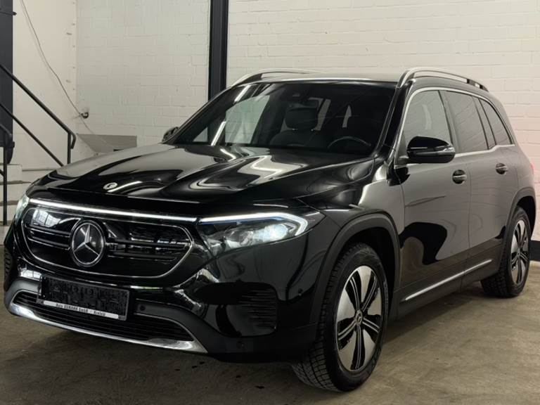 Mercedes EQB250+ Electric Art