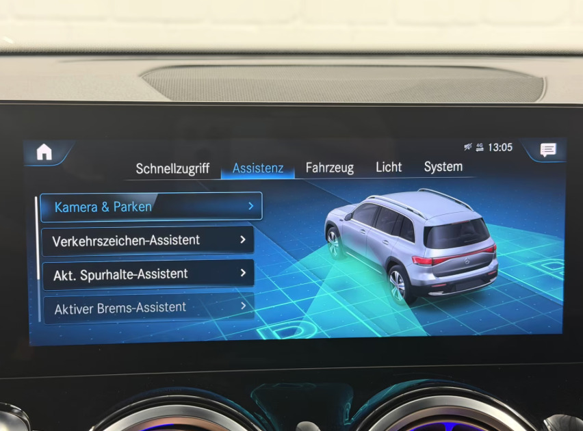 Sort Mercedes EQB250+ fra 2023