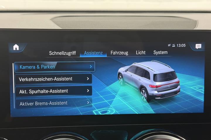 Sort Mercedes EQB250+ fra 2023