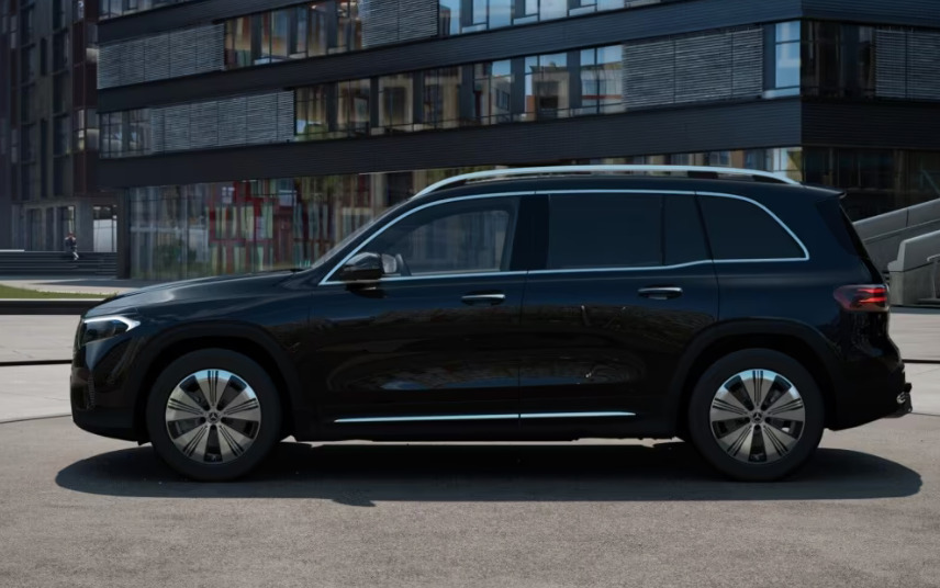 Sort Mercedes EQB350 fra 2025