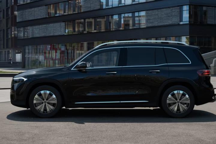Sort Mercedes EQB350 fra 2025